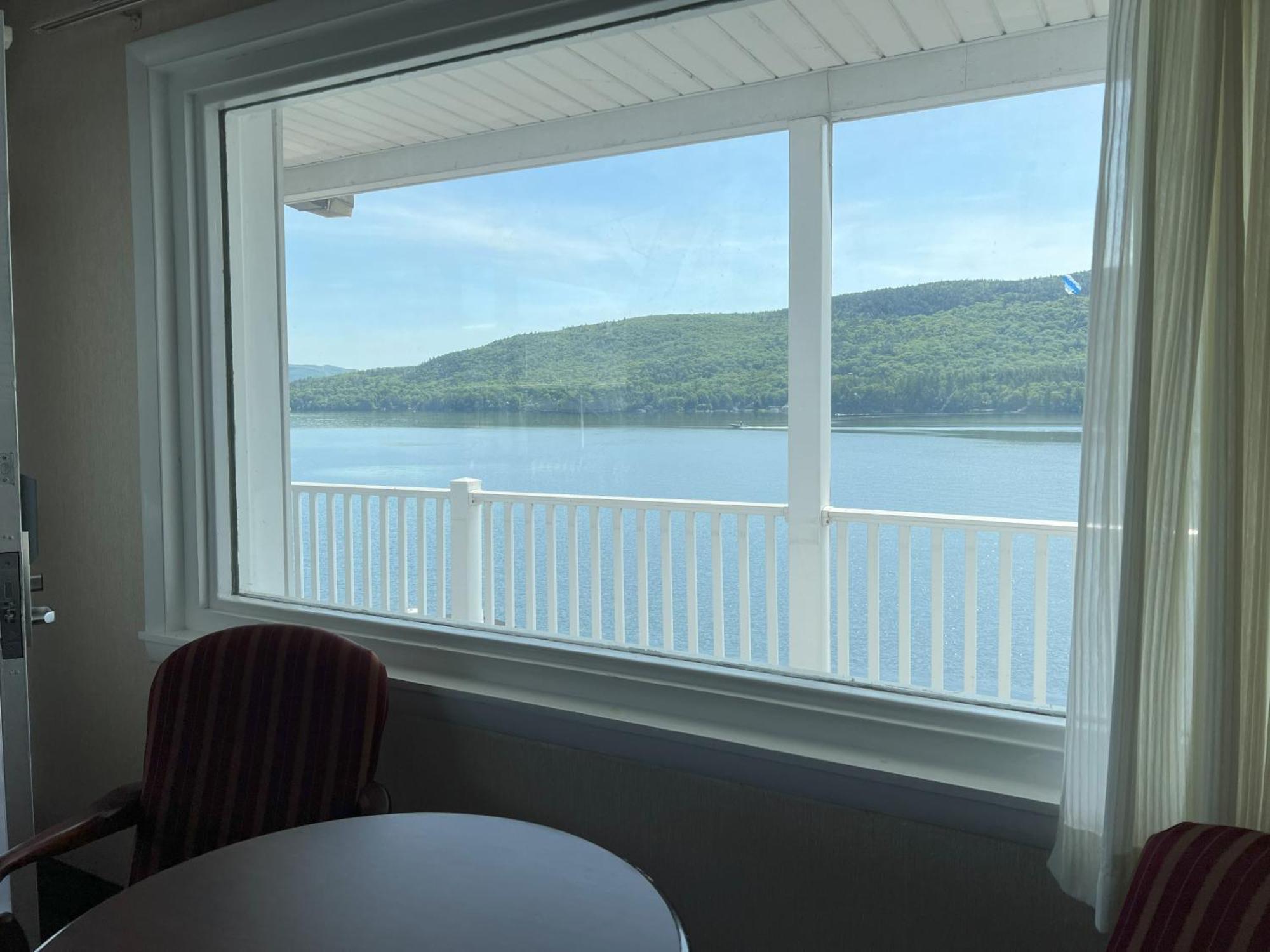 Georgian Lakeside Resort Lake George Exterior photo