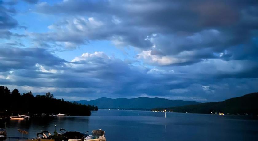 Georgian Lakeside Resort Lake George Exterior photo